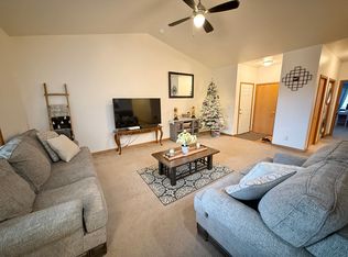1305 Boon St APT 225, Sumas, WA 98295