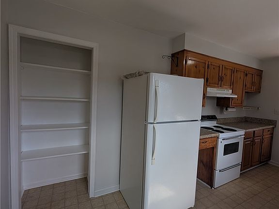 3rd image of 111 Dove Road