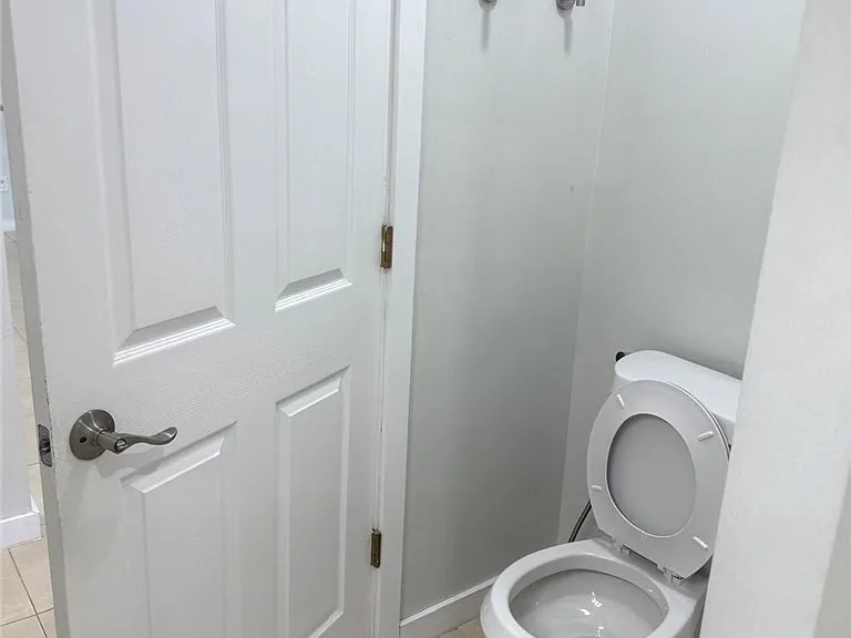 1203 SW 34th Ter — Photo 12