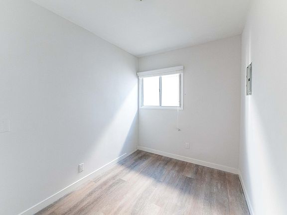 4th image of 2741 Abbot Kinney Blvd APT 11
