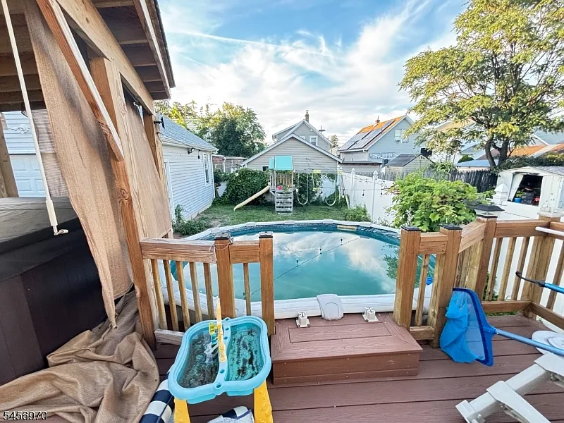4 bed, 2.0 bath, $3,600 — Photo 4