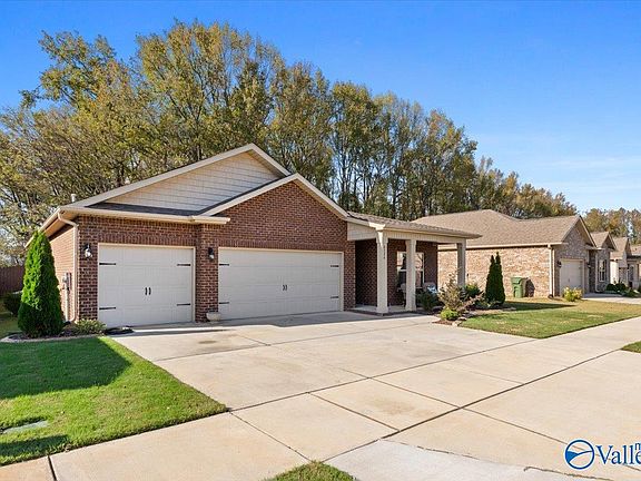 2nd image of 6524 Jacaranda Dr