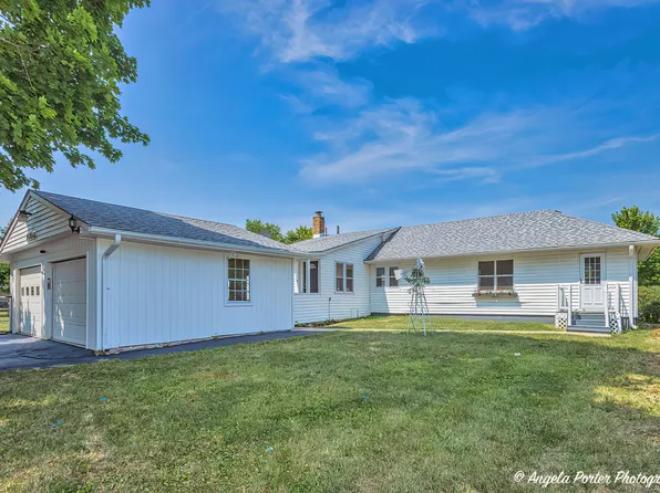 26860 N Brooks St, Wauconda, IL 60084