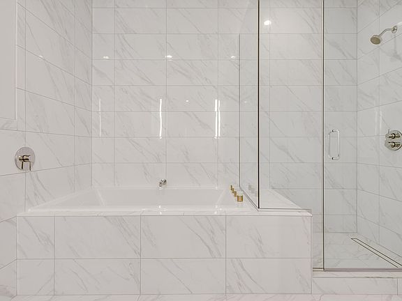 5th image of 215 N Saint Paul St #210