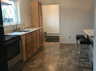 576 Hammond St, Bangor, ME 04401