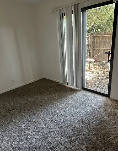 2300 Sycamore Ln #12 — Photo 7