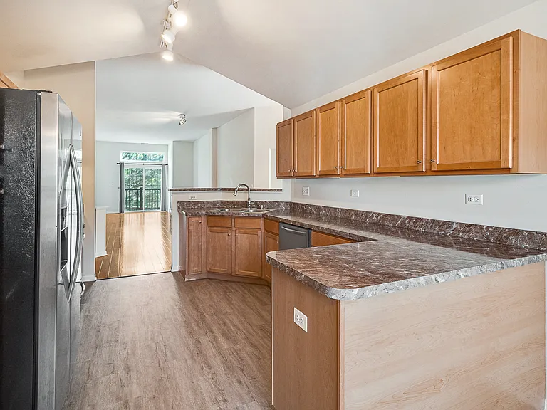 2409 Wilton Ln — Photo 11