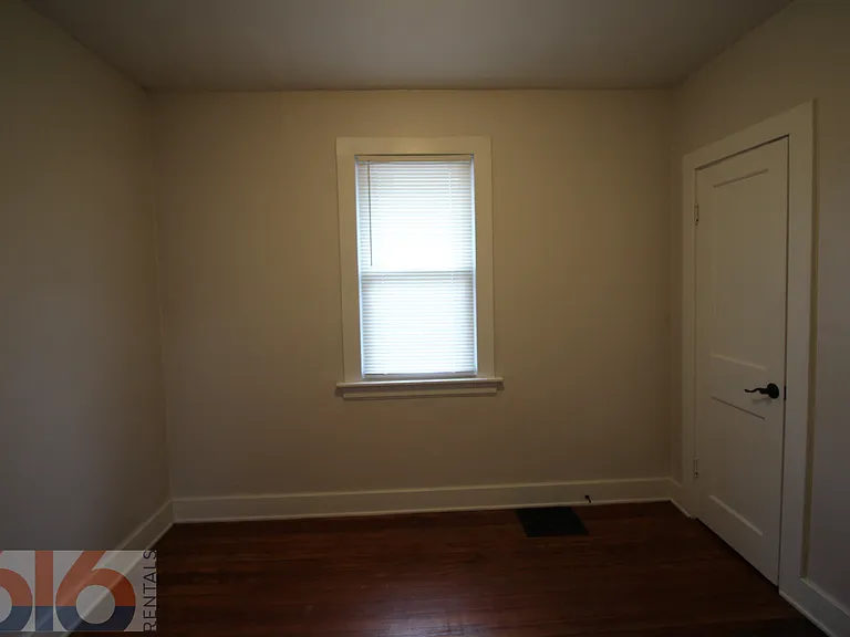 813 Douglas St NW — Photo 7
