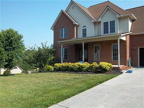 3rd image of 1408 Hickory Shadow Dr