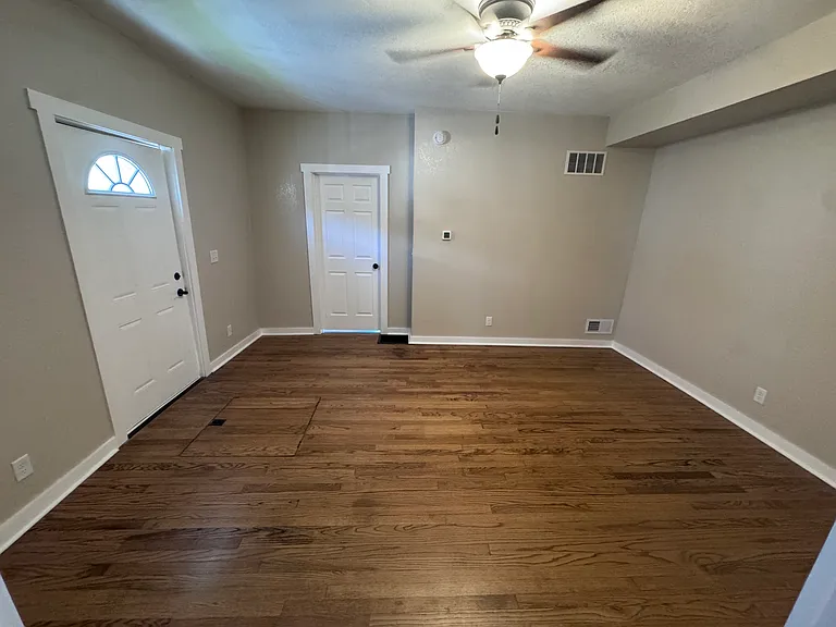 473 Mankato Ave — Photo 4