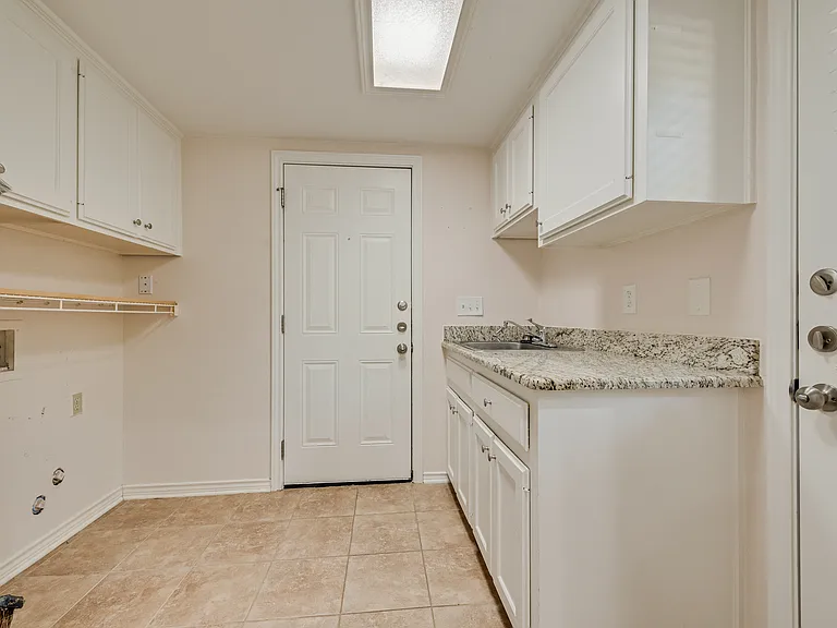 4641 Reunion Dr — Photo 21
