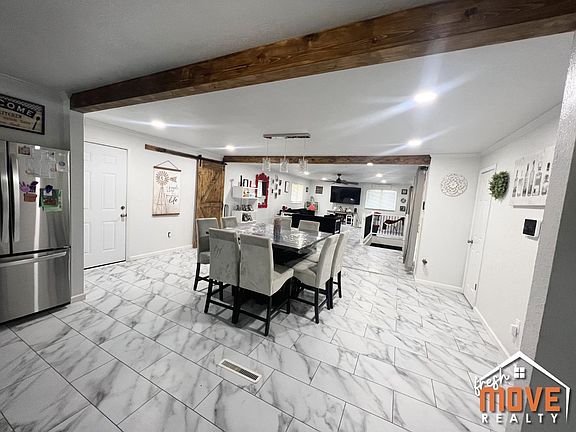 5th image of 1539 N Roosevelt Ave