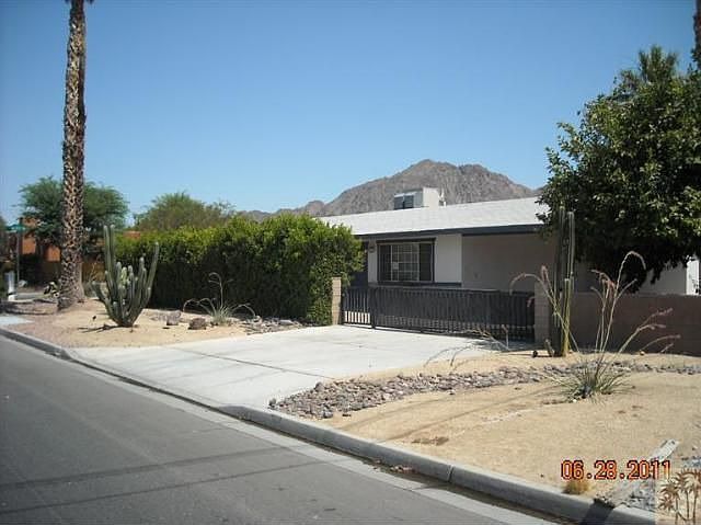 1st image of 51271 Avenida Herrera