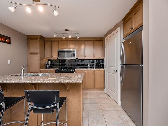 5th image of 910 S 5th Ave SW #1005