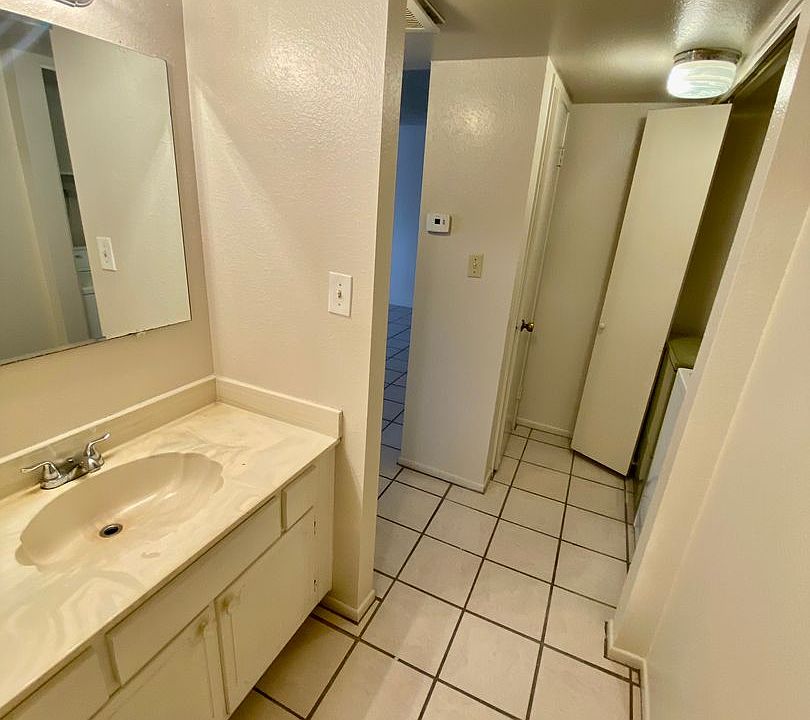 1st image of 4140 N 104th Dr