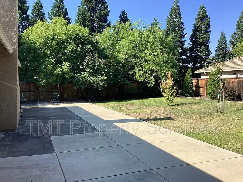 4 bed, 2.0 bath, 1716 sqft, $2,850 — Photo 4