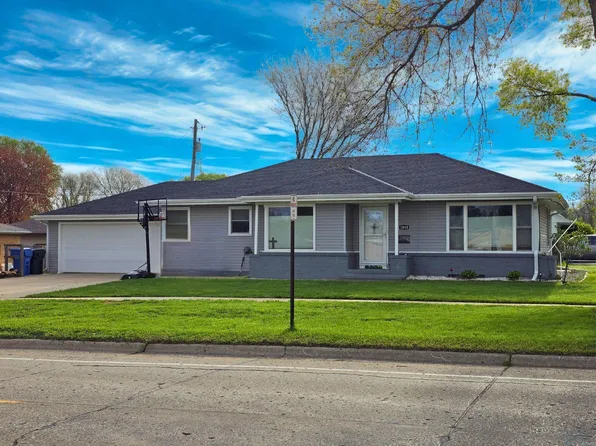 1010 4th Ave SE, Le Mars, IA 51031