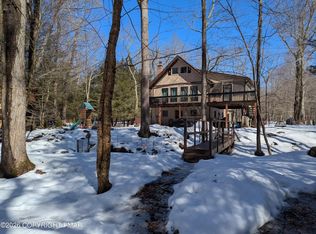159 S Lehigh River Dr, Gouldsboro, PA 18424