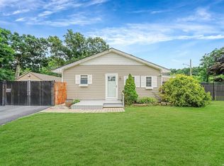 310 Elm Rd W, Mastic Beach, NY 11951