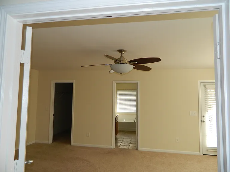 1027 Remington Oaks Cir — Photo 17