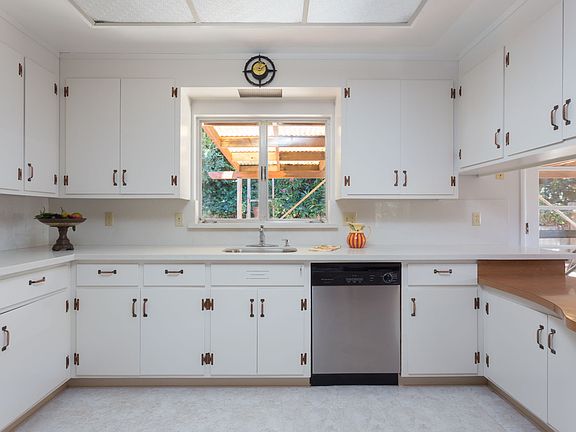 5th image of 4531 Whitecliff Way
