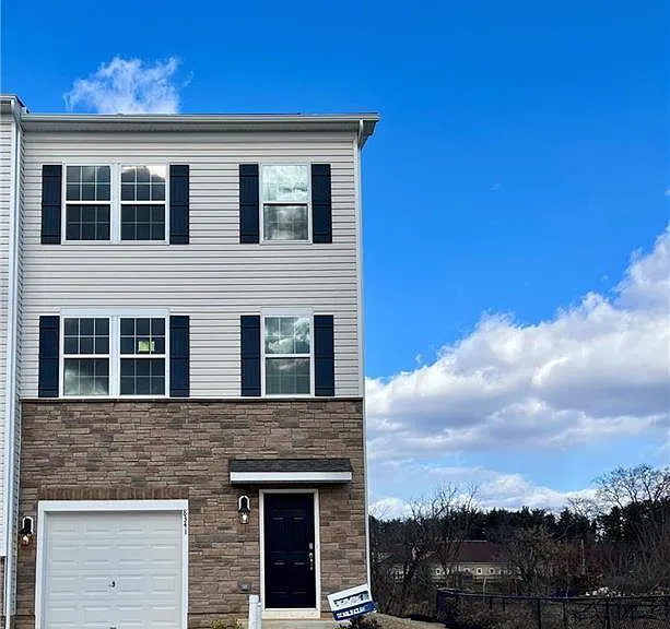 8217 Alexander Ct — Photo 1