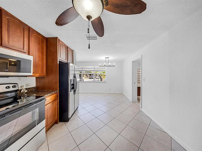 5921 NE 1st Ave — Photo 15
