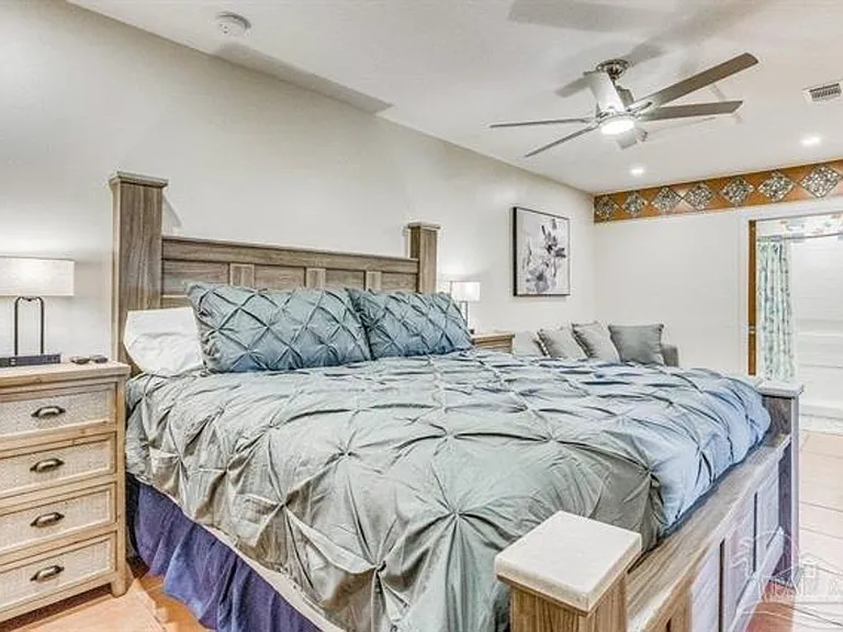 510 W Gregory St — Photo 10