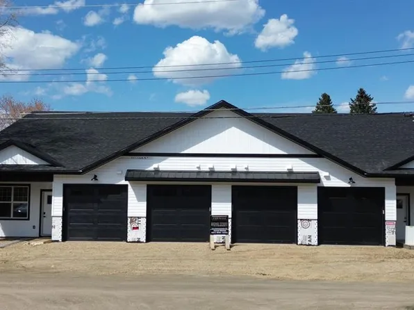 5463 N 55th Ave #3, Lacombe, AB T4L 1M1