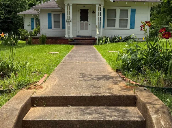 202 W Pine St, Palestine, TX 75801