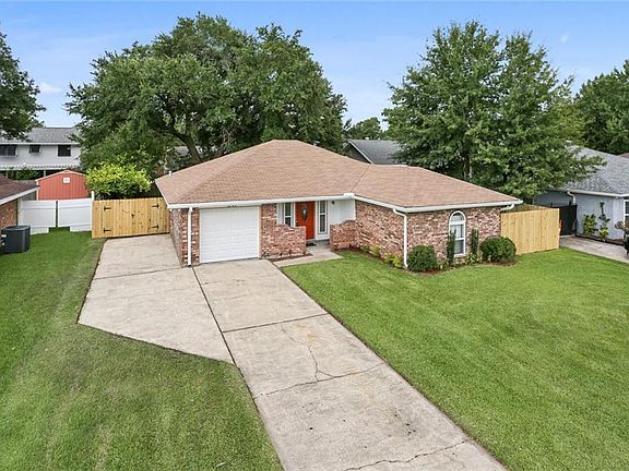 2nd image of 1701 Greenwood Dr