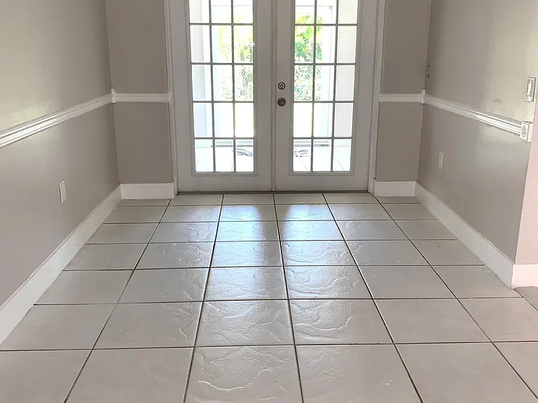 11460 NW 39th Pl — Photo 8
