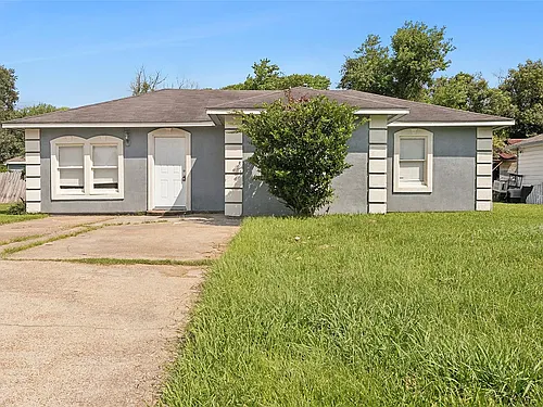2237 Cross Ln Photo 1