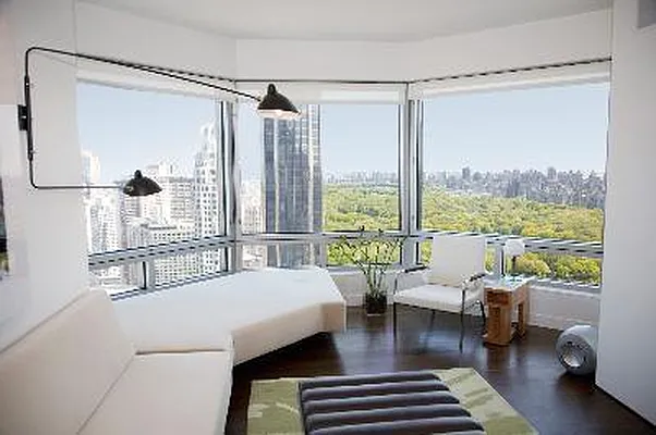 Rented by La Seven Inc. | media 16