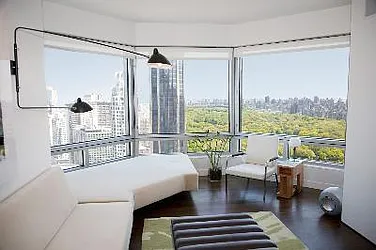 Rented by La Seven Inc.