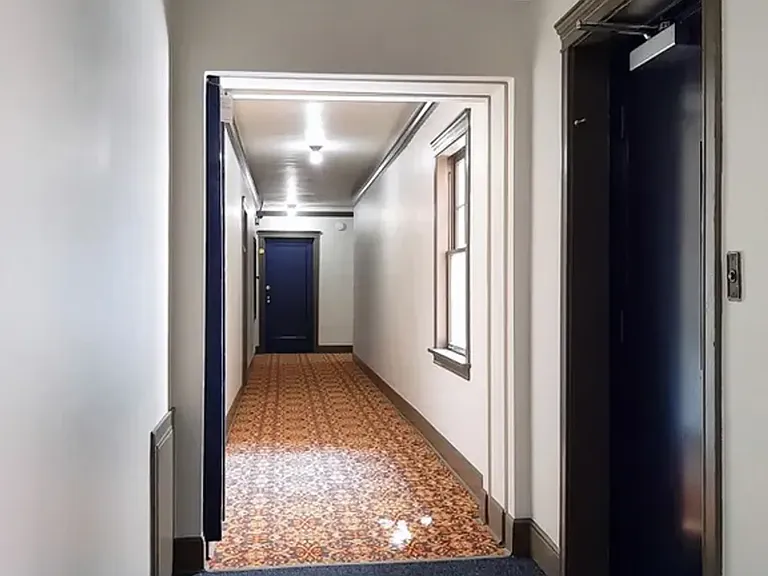 Presidential Court Apartments — Photo 14