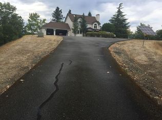 1002 Sharon Dr, Grants Pass, OR 97527