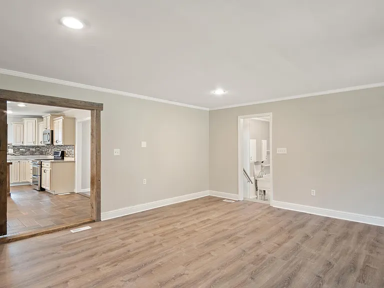 7925 Westland Dr — Photo 5