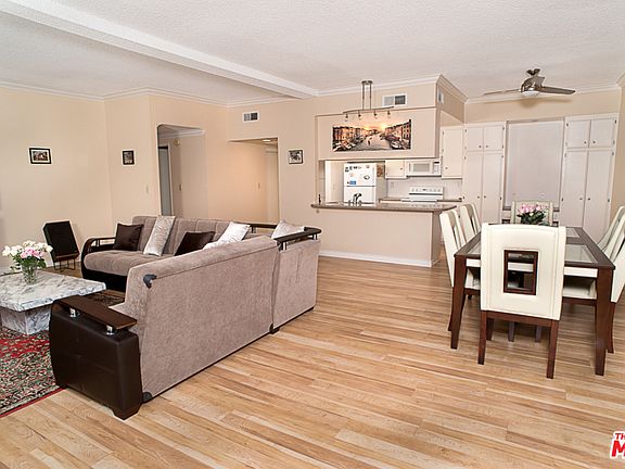 3rd image of 5139 Balboa Blvd Unit 306