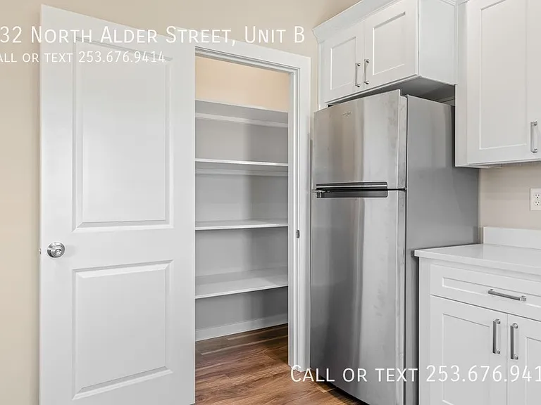 932 N Alder St #B — Photo 5