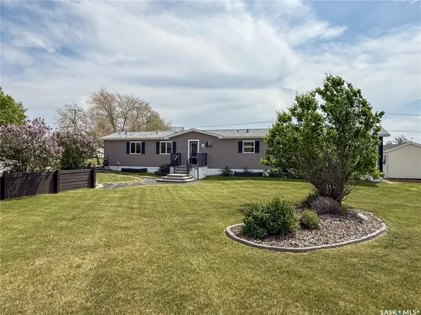 306 2nd AVENUE W, Climax, SK S0N 0A7