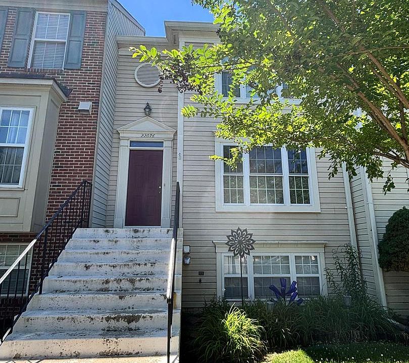 1st image of 22076 Manning Sq