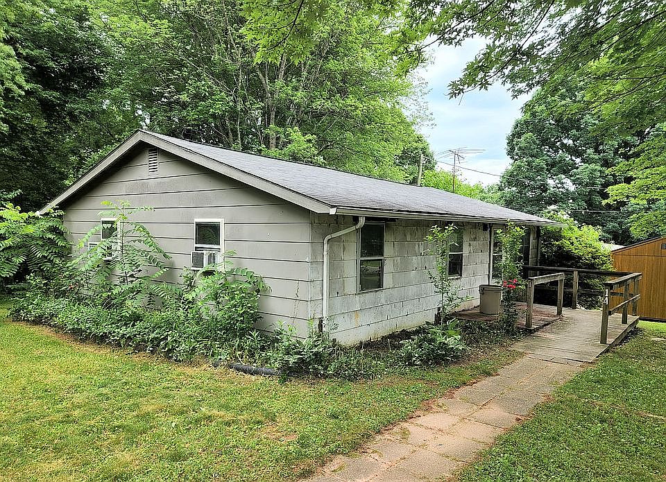 1st image of 145 Central Dr