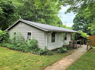 145 Central Dr, Mount Airy, NC 27030