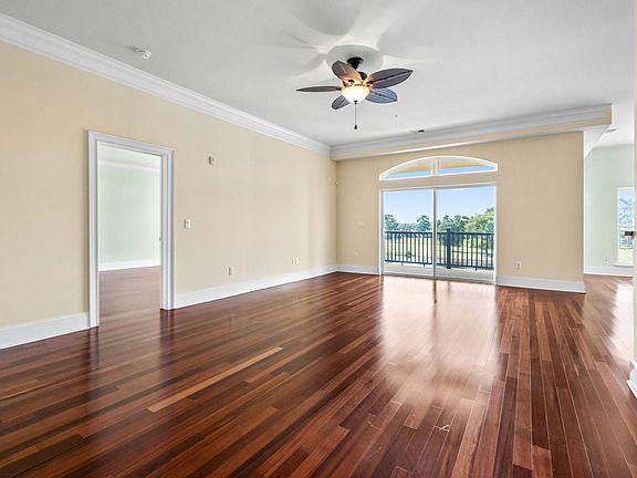4th image of 249 Venice Way #3301