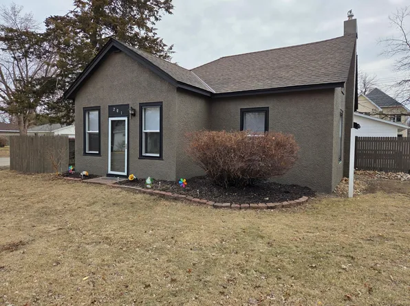 201 Flora St N, Prescott, WI 54021