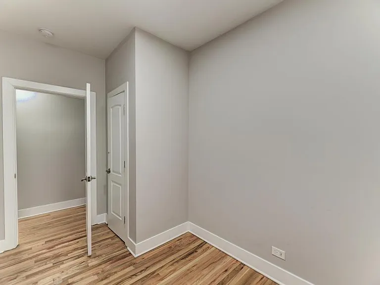 7944 S Ellis Ave #1 — Photo 11