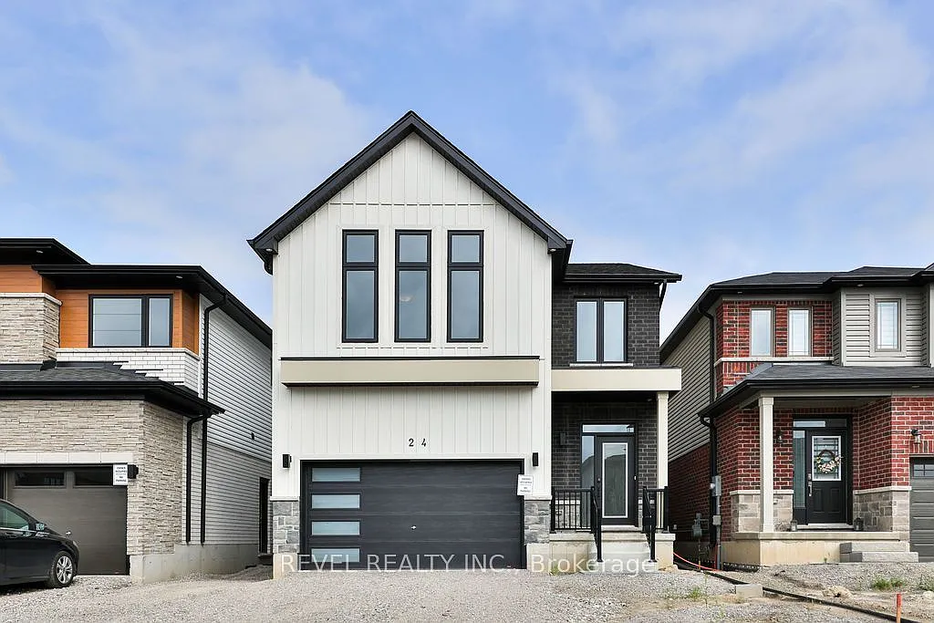 4 bed, $2,900 — Photo 1