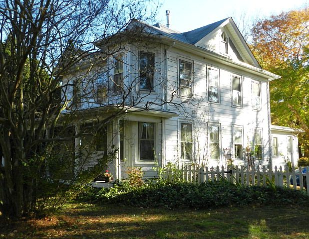 1st image of 511 Circle Dr