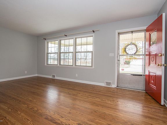 2nd image of 4226 Lynnbrook Dr